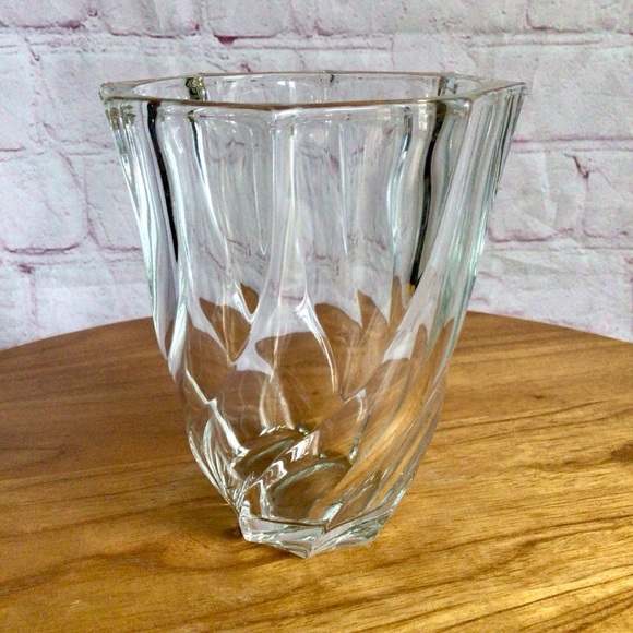 Vintage Other - Vintage Luminarc France Clear Glass Swirled Vase